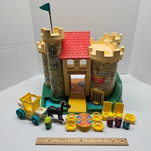 1974 Vintage Fisher Price LITTLE PEOPLE CASTLE #993 - King Queen Prince Woodsman - Picture 1 of 24