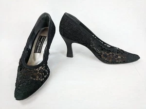 STUART WEITZMAN WOMENS BLACK LACE PUMPS W/ BLACK LEATHER HEELS SZ 6 - Picture 1 of 7