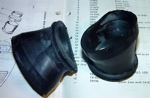 Triumph, OIF, T120, T140, 1971-82, FABRICANTE DE EQUIPOS ORIGINALES, conectores de goma de filtro de aire, DOS - Imagen 1 de 3