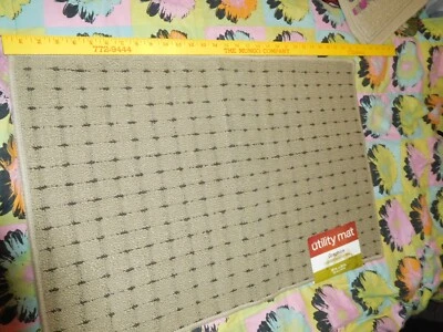 NEW GRAPHICS UTILITY MAT 20 IN X 30 IN MADE IN CANADA BEIGE DOTS - Image 1 of 4
