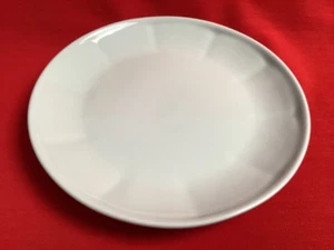VINTAGE APILCO FRANKREICH ~ BISTRO ~ WEISS 9 1/4" MITTAGESSEN/ESSTELLER - Bild 1 von 4