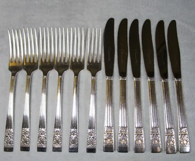12 Lovely Quality Vintage Community Silver Plate Hampton Court Dinner Forks Etc - Image 1 of 4