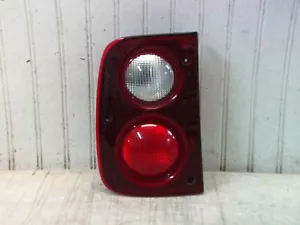 Land Rover Freelander 2002 2003 Left Driver Side Taillight - Picture 1 of 4