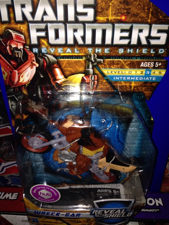 Transformers Universe Classics G1 reveal the shield Wreckgar Generations New - Image 1 of 1
