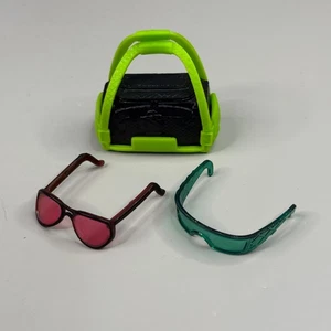Monster High Deuce Gorgon Boy Muñeca Accesorios de Repuesto Lote Gafas y Bolsa - Imagen 1 de 9