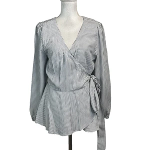Blusa Ann Taylor Loft Talla Mediana Azul Blanco Rayas Envolvente Volantes Lazo Carrera - Imagen 1 de 8