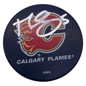 Mark Giordano Signed Calgary Flames Logo Hockey Puck Beckett - Picture 1 of 2