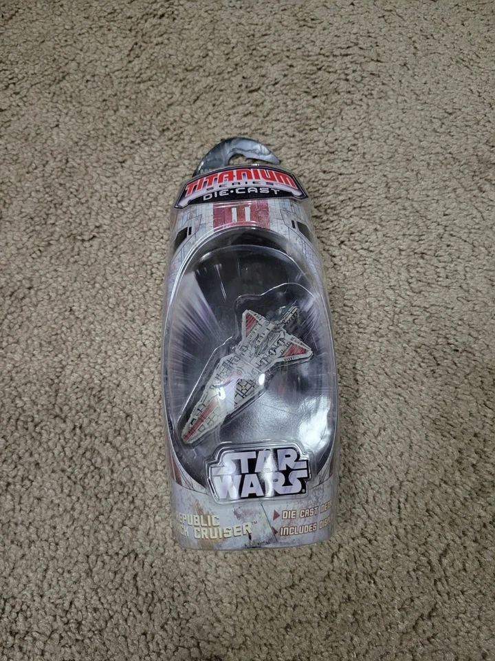 Star Wars Titanium Series Die Cast Republic Attack Cruiser Hasbro 2005