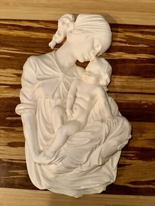 A. Gianelli italienische cremefarbene Mutter-Kind-Harz Alabastrit Wandhängung - Bild 1 von 6