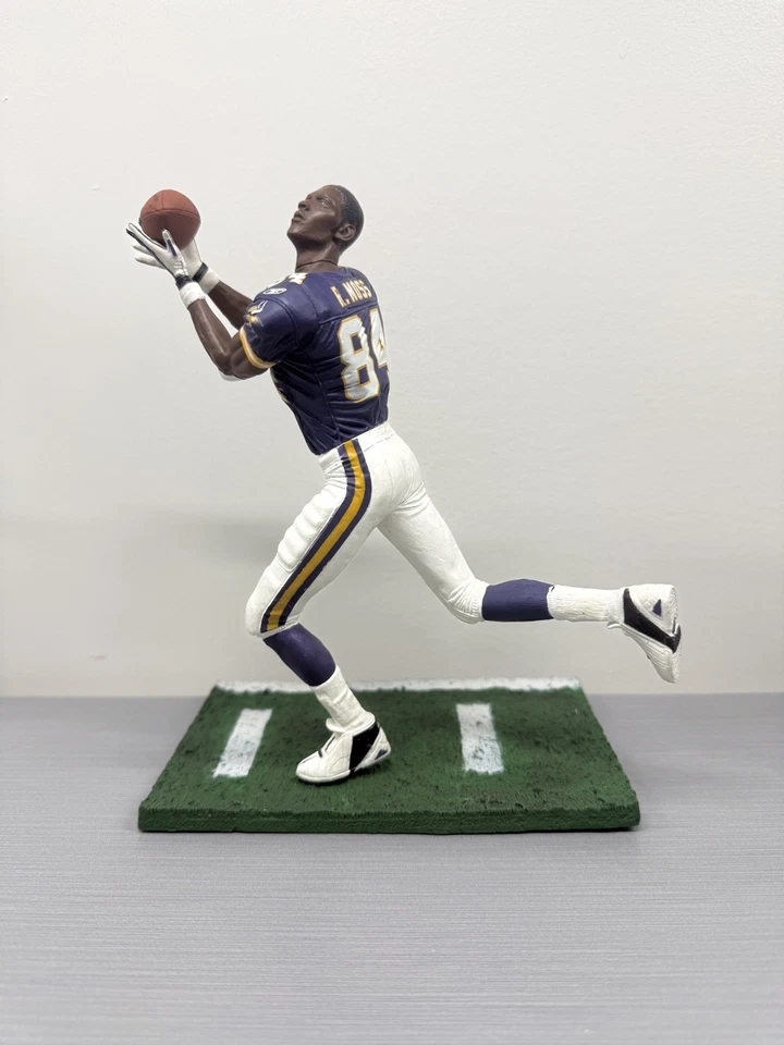 McFarlane Sportspicks 2001 NFL Randy Moss sin casco variante sucia suelta Foto 1 de 1