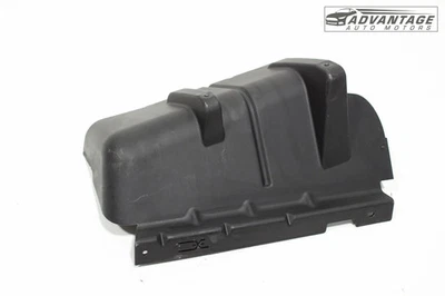 Lincoln Continental Sedán 2017-2020 parachoques trasero izquierdo soporte OEM Foto 1 de 4