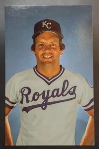 Postcard George Brett Kansas City Royals MLB Baseball Hall Of Famer - Picture 1 of 2