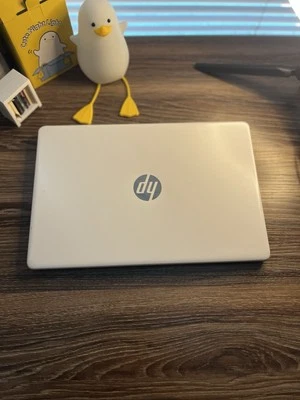 HP Stream 14-DS0030NR Laptop 14-inch HD, A4-9120e, 4GB SDRAM, 32GB eMMC, Win10 - Image 1 of 4