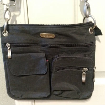 Bolsa organizadora de viagem Baggallini cinza náilon tiracolo em excelente estado usado - Imagem 1 de 4