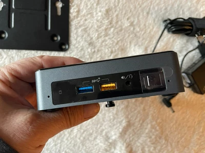 Intel NUC8i3BEK2 Mini PC 16GB RAM M.2 500GB SSD Win 11 pro neu installiert ! - Bild 1 von 4