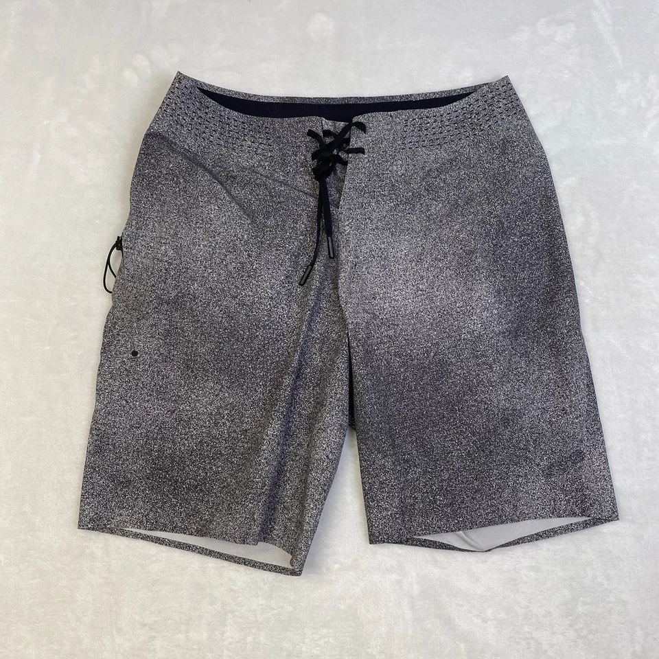 Lululemon Current State Short in Carbon Mist Alpine White Graphite Grey Size 28 - Image 1 of 4