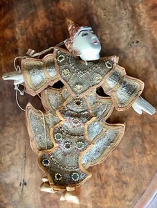 Marionnette thaïlandaise traditionnelle authentique avec fils - Photo 1/8