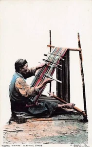 Tibet - Tibetan woman weaving cloth - REAL PHOTO D. Singh and Co. - Picture 1 of 2