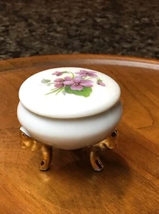 VINTAGE LIMOGES Schmuckschatulle 24K Gold vergoldet Sockel 2" handbemalt LILA BLUME - Bild 1 von 14