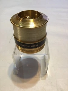 Carrete giratorio Daiwa Sweep Fire parte #3500 2B. Buen estado. - Imagen 1 de 5