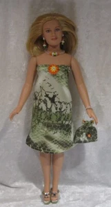 Hecho a medida Figura Completa EMME #33 Hecho a Mano Vestido, Cartera, Collar y Pendientes Conjunto - Imagen 1 de 3