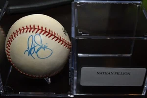 Béisbol RAWLINGS firmado autografiado por NATHAN FILLION - Imagen 1 de 2