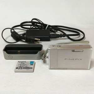Fujifilm FinePix Z2 5.1MP 3x Zoom Compact Digital Camera SLVER USED From Japan - Picture 1 of 6