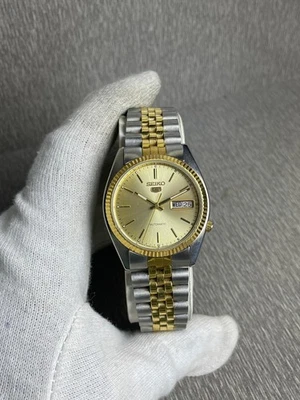 Vintage seiko 5 Snxj92 Automatic Mens Watch 7009-3111 Day-Date - Image 1 of 4