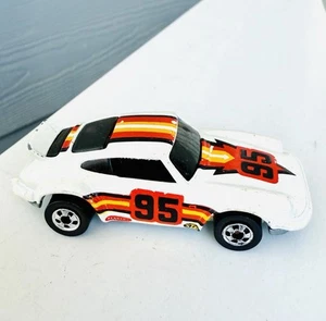 Vintage 1988 Hot Wheels Porsche P-911 Turbo White Gold BW Blackwall Hong Kong - Picture 1 of 5