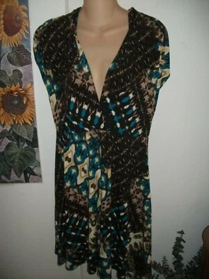 Vestido XOXO en Marrón, Azul, Beige, Estampado Amarillo - Escote Profundo - Talla Pequeña Foto 1 de 4