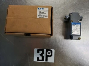 Eaton Limit Switch, Side Push Maintained Composite E50BH1 - Picture 1 of 2