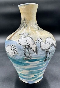 Studio Kunst Keramik Vase handgeworfen/bemalt Küstenszene Vögel Palme signiert - Bild 1 von 8