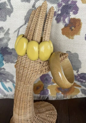 Lote de brazalete elástico y cuentas elásticas cuadradas grandes de madera amarilla Foto 1 de 2