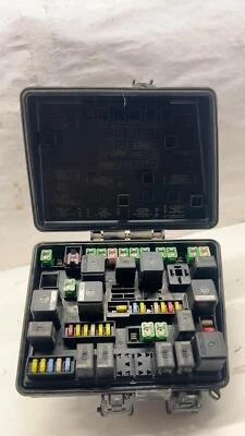 2007 - 2008 Chrysler Pacifica Engine Fuse Box Foto 1 de 4