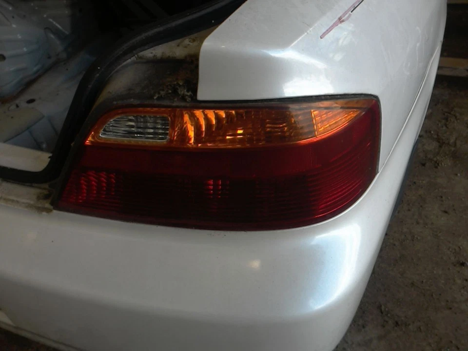99 00 01 Conjunto de luz trasera derecha ACURA TL Foto 1 de 1