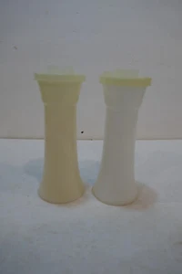 vintage tupperware salt and pepper shakers set 718-15 And 718-10 Missing lids - Picture 1 of 4