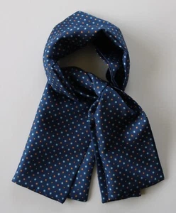 Cravatta in morbida seta blu e arancione ditsy floreale 39" x 9,5" fatta a mano - Foto 1 di 2