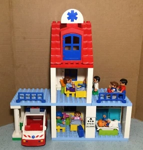 2011 LEGO DUPLO SET# 5695-DOCTOR'S CLINIC 56Pcs 3Figs PLUS 5 Extra Figs NO BOX - Picture 1 of 15
