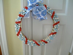 Corona de corcho pintada azul y blanco única de baloncesto UNC Tarheels hecha a mano - Imagen 1 de 9