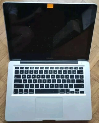 Apple MacBook Pro A1278 13,3' 2.5GHz 4GB RAM 250GB HDD Laptop (Juni 2009) - Bild 1 von 4