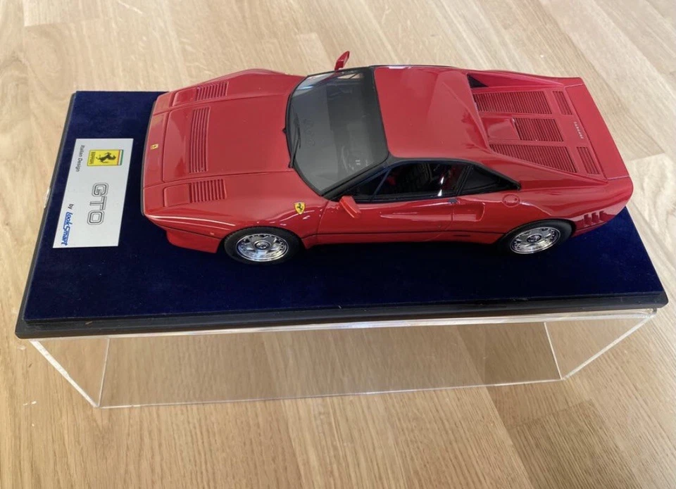 Ferrari 288 GTO 1/18 Looksmart - Immagine 1 di 1