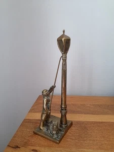 Vintage Messing - Mann Beleuchtung Lampenmast mit Hund 28 cm - Bild 1 von 9