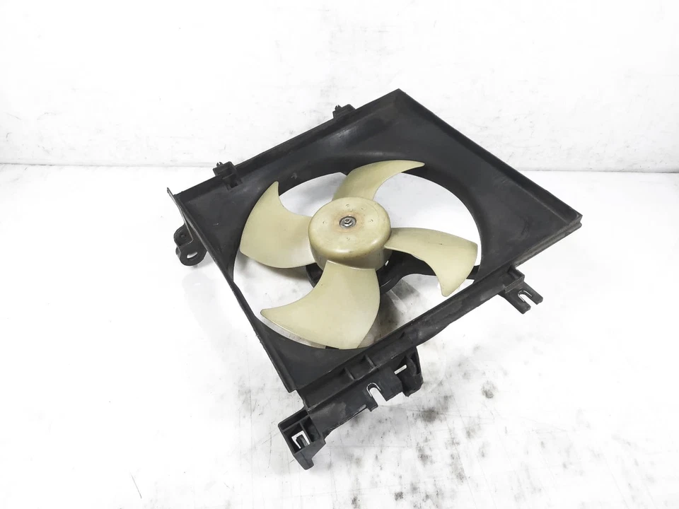 Motor y cubierta ventilador radiador Subaru Outback 2008-2014 *Pequeña lengüeta rota Foto 1 de 4