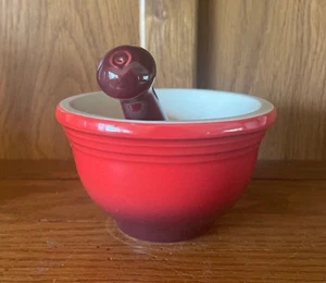 Le Creuset Mortar & Pestle Stoneware Red Ombré 10 oz. Capacity - Picture 1 of 8