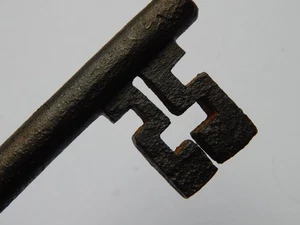 Antigua llave francesa de hierro forjada a mano, hecha siglo XIX (puerta con cerradura) - Imagen 1 de 7