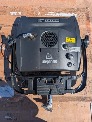 Litepanels Astra 1x1 Soft Bi-Color LED Panel LIGHT ONLY - Image 1 of 2