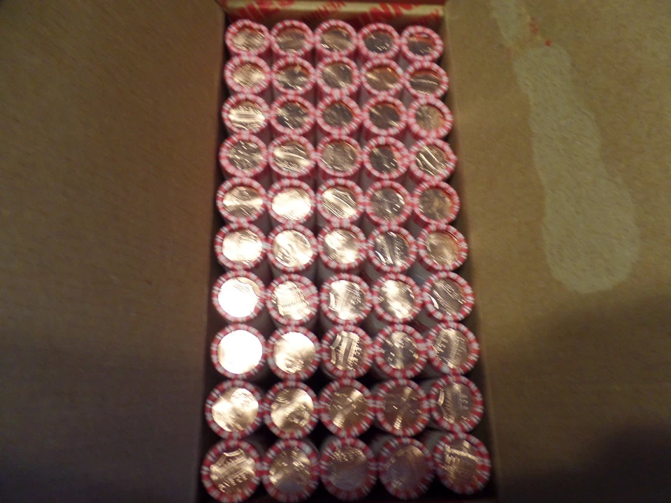 50 Roll* Box of 2013 Lincoln 25 P 25 D Penny Cent Shield - Image 1 of 3