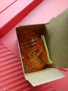 NOS Mercedes 190SL & All Ponton to 220SE Pair of Amber Parklight Lens - Picture 1 of 2