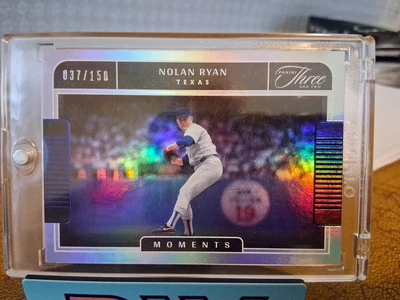 Inserto Nolan Ryan 2022 Panini Tres y Dos Momentos/150 Texas Rangers T2 Foto 1 de 2