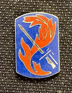 Vintage MILITARY PIN US Army 198th Infantry Brigade B4-2 - Picture 1 of 1